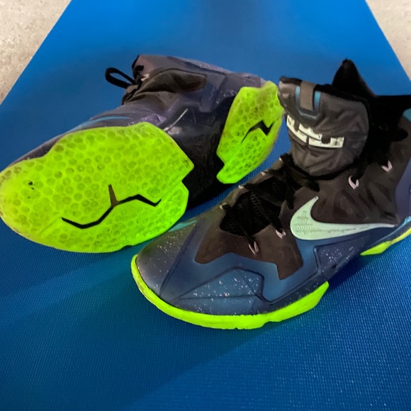 Lebron 11 Basketball Shoe Custom Nikeid - Picture 5 of 5